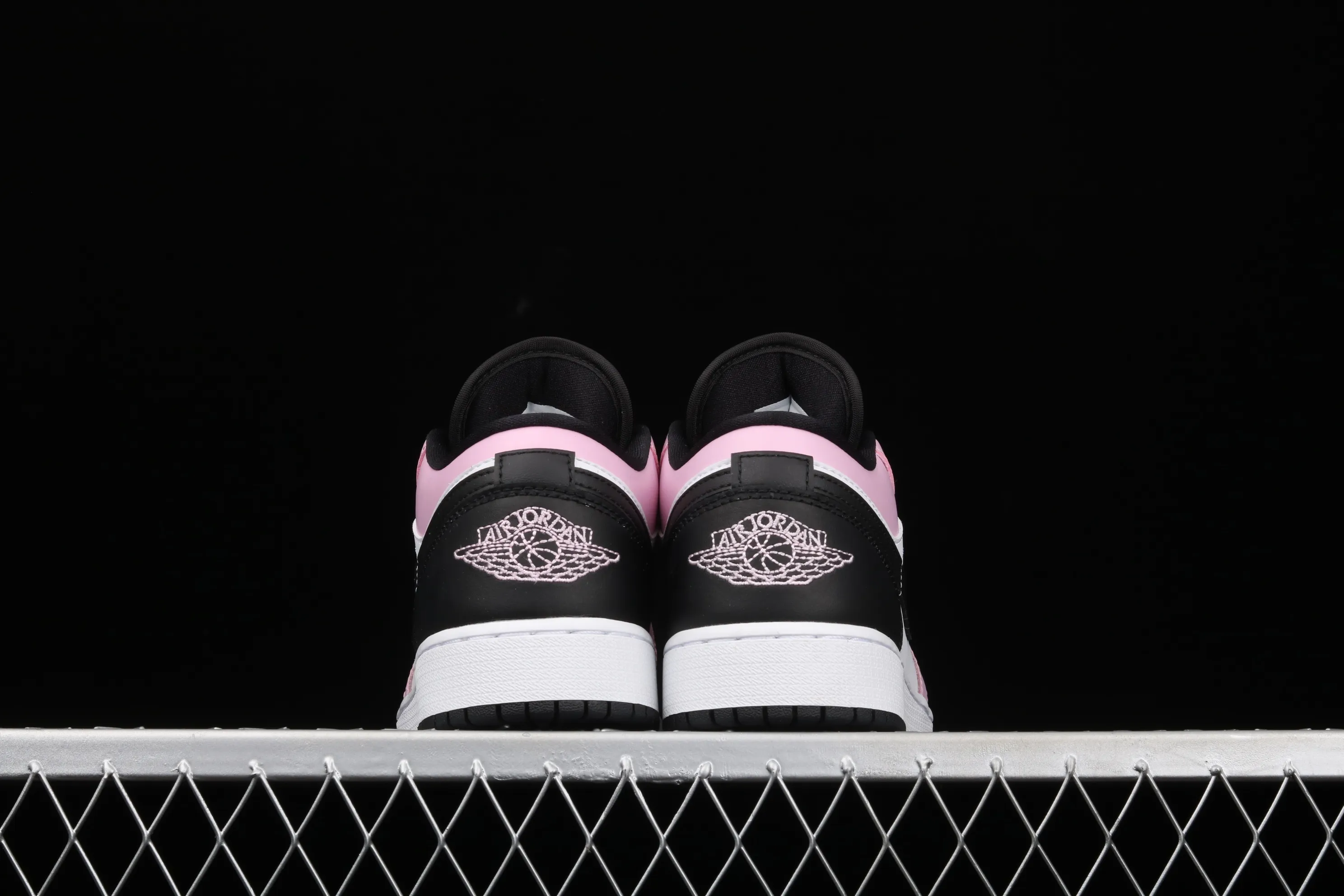 All categories Air Jordan Jordan series basketball shoes Air Jordan 1 Low G version pure original Air Jordan 1 Low AJ1 Joe 1 low top black powder 554723-601